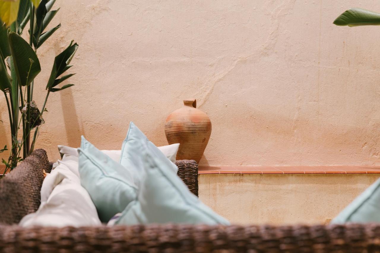 Ambb-private Patio-steps Away From Old Town Apartment Málaga